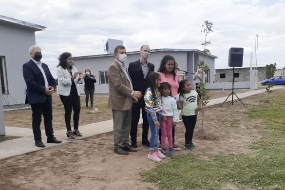 Plan “Mi Casa”: cuatro familias de Conhello recibieron sus viviendas