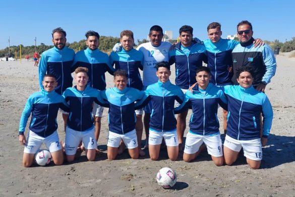 Fútbol playa: triunfo y derrota en Madryn