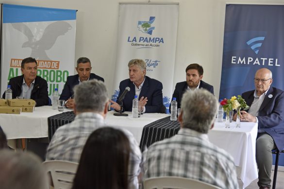 Con importantes anuncios, Ziliotto dejó inaugurada la fibra óptica en Algarrobo del Águila