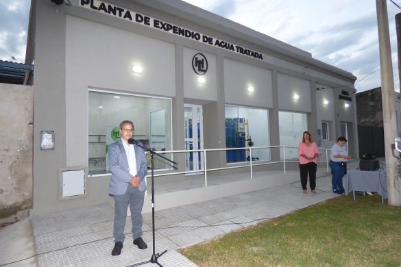 Hilario Lagos pudo concretar el proyecto de la expendedora de agua