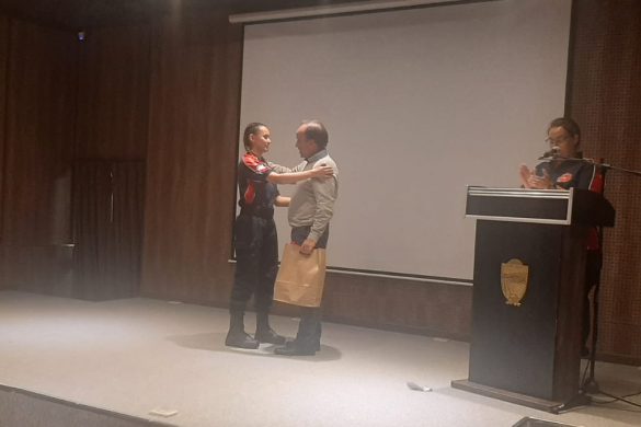 Homenajearon a personal de bomberos de 25 de Mayo por su servicio a la comunidad