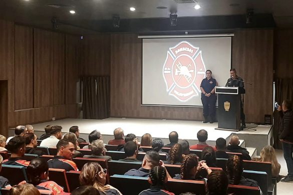 Homenajearon a personal de bomberos de 25 de Mayo por su servicio a la comunidad