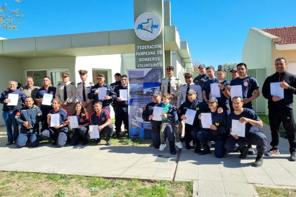 Bomberos se capacitaron en conducción náutica y mantenimiento de motores fuera de borda