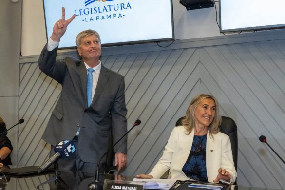 Ziliotto asumió su segundo mandato como gobernador de La Pampa