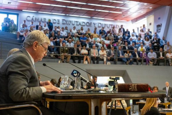 Ziliotto asumió su segundo mandato como gobernador de La Pampa