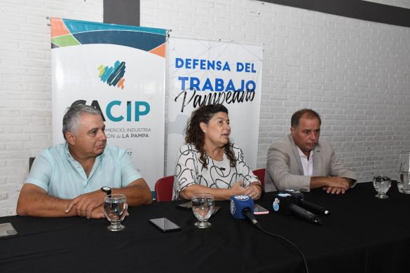 Gobierno y la CACIP consensuaron costos para ofrecer una Canasta Escolar de útiles e indumentaria